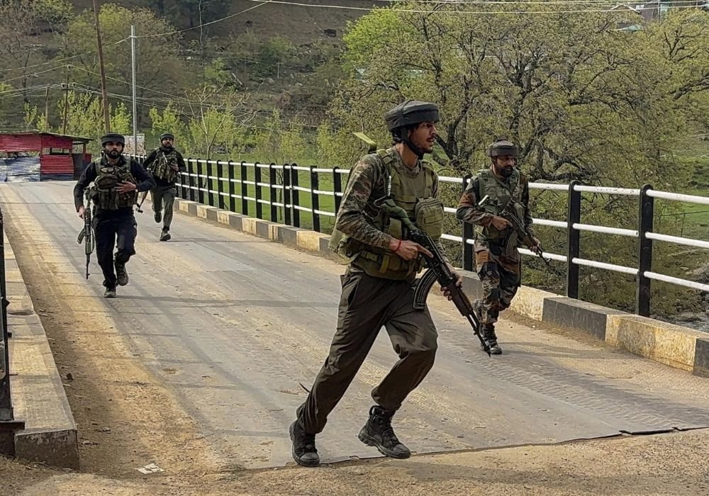 Military operation continues in Jammu: 2 soldiers killed in firing