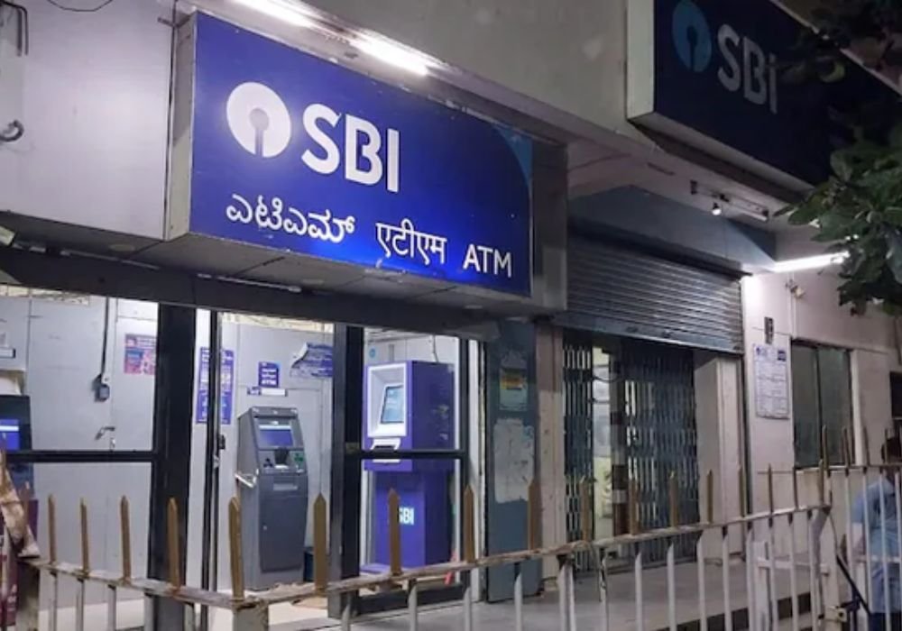 RS. 21 cr & gold jewellery looted from bank