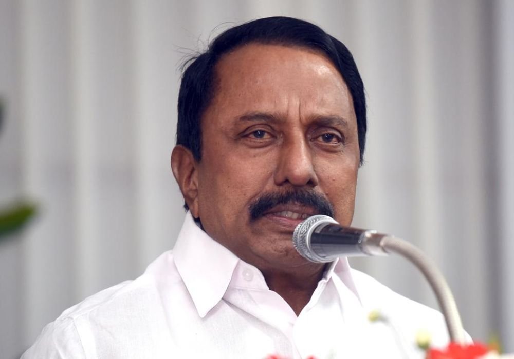 Sengottaiyan urges EPS to reunite separated people