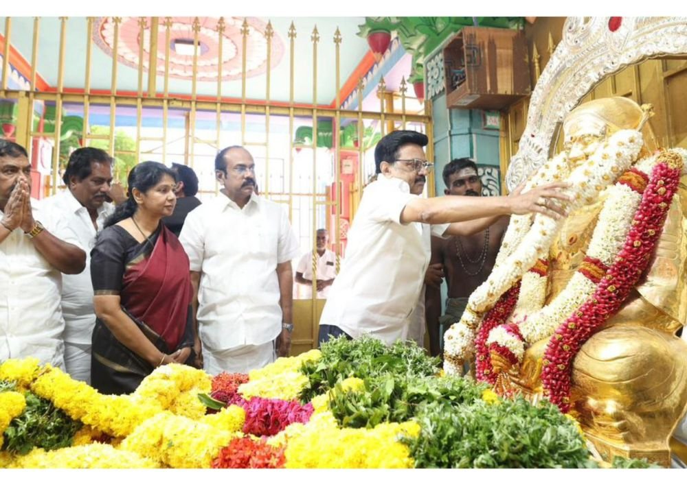 CM pays floral tributes at Muthuramalinga Thevar memorial