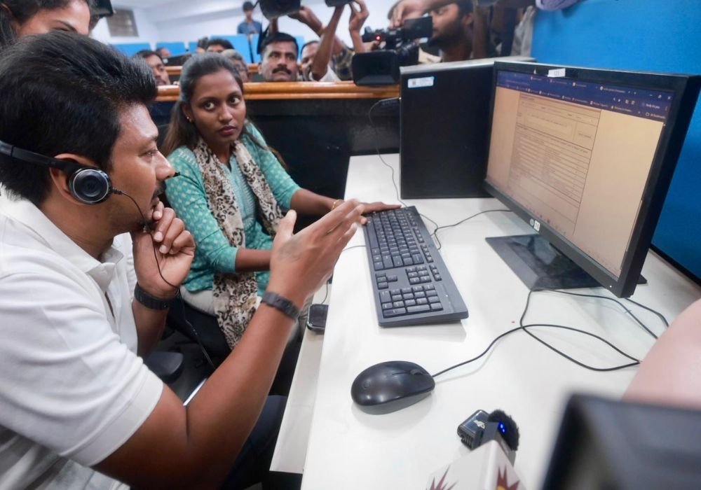 Northeast Monsoon: Deputy CM inspects control center