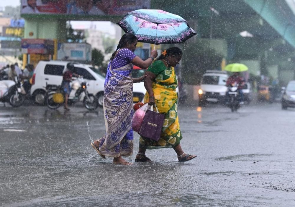 Heavy rainfall in 4 districts of Tamil Nadu today!