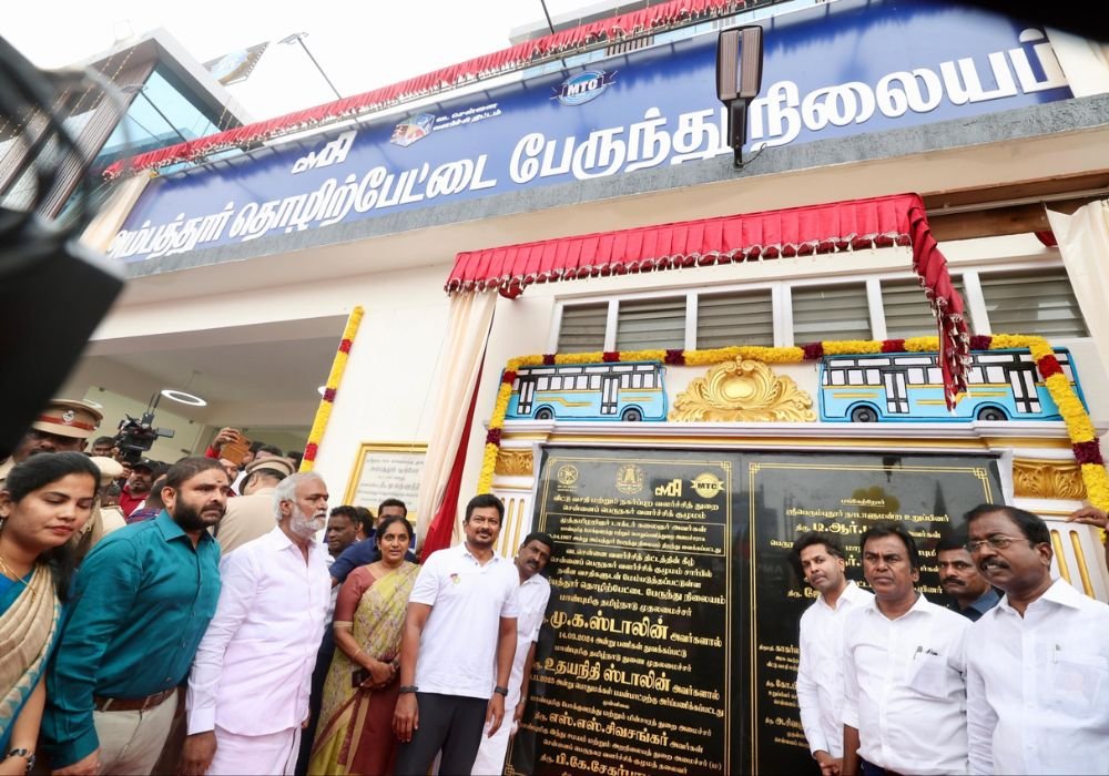 Udhayanidhi inaugurated the Ambattur Industrial Estate bus stand