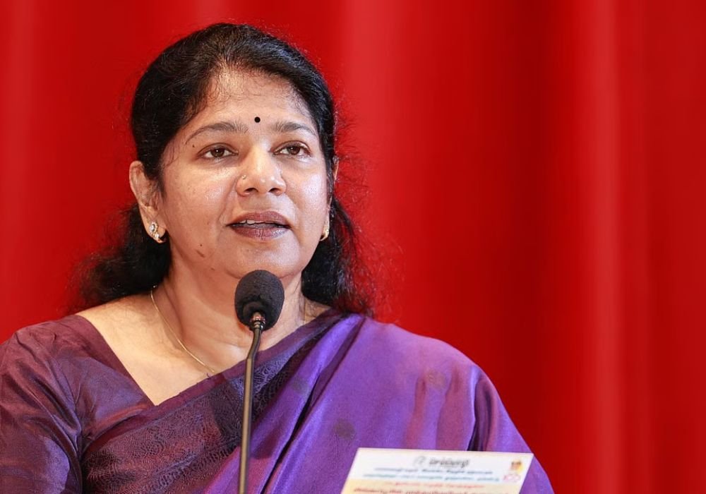 Cancellation of suburban trains: Kanimozhi condemns