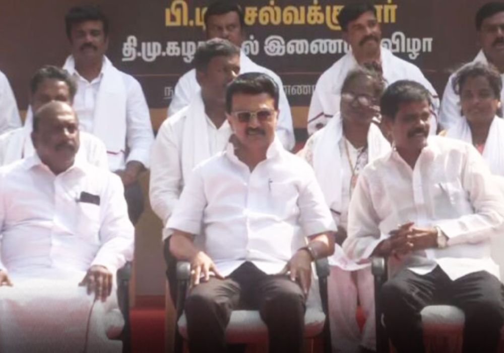 Actor Vijay's former manager joins the DMK