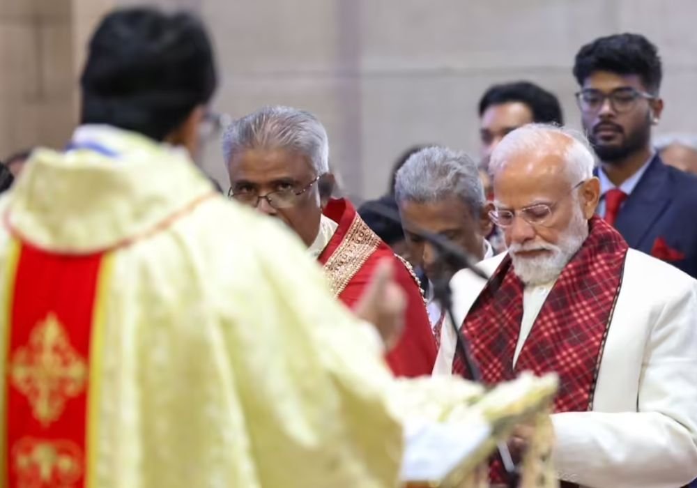 PM Modi prays at Delhi church!