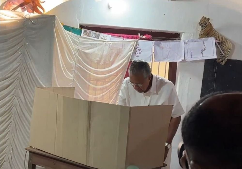 CM Pinarayi Vijayan cast his vote in the Kerala local body elections!