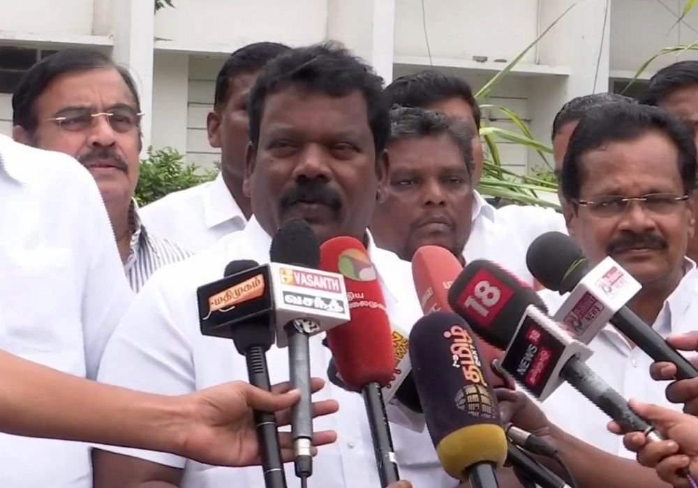 Selvaperunthagai against I. Periyasamy comment regarding 'sharing power in govt'.