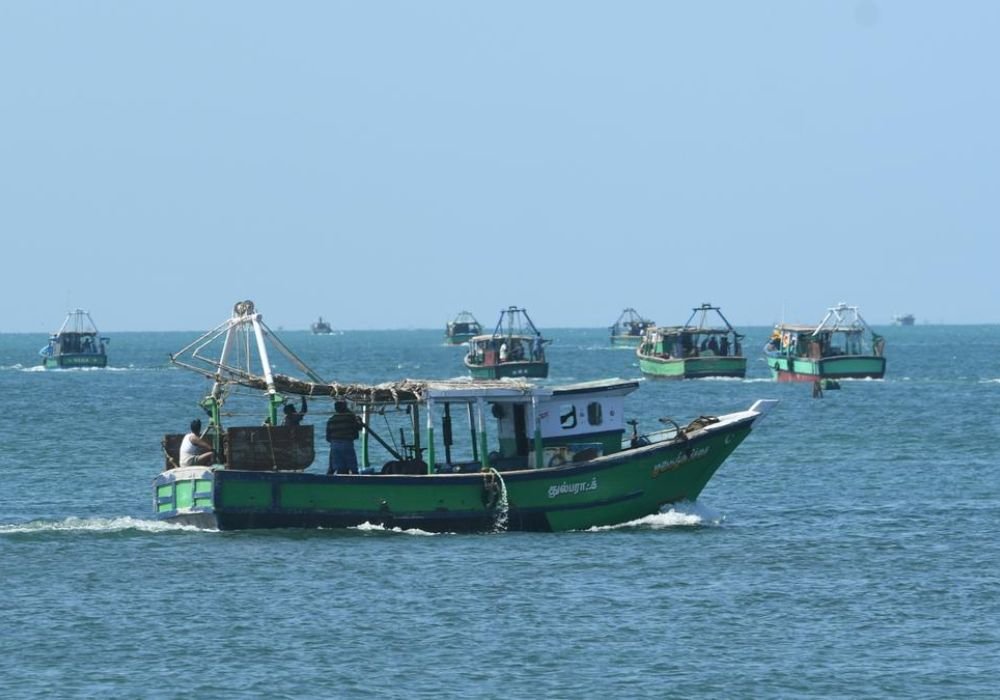 7 Tamil Nadu fishermen arrested by the Sri Lankan Navy!