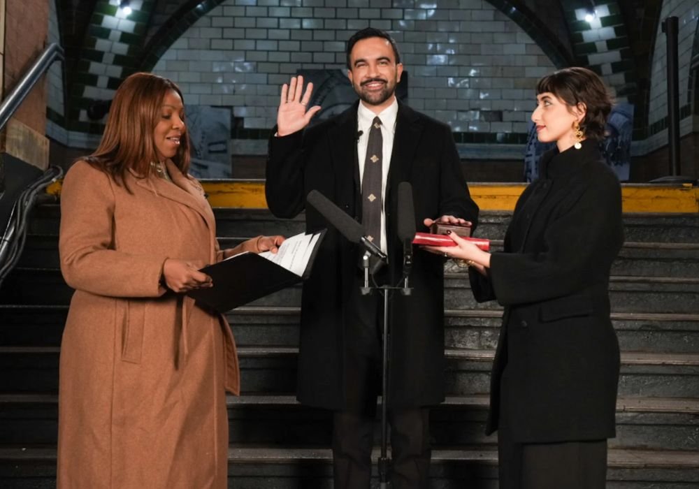Mamdani took oath as the Mayor of New York, swearing on Quran!