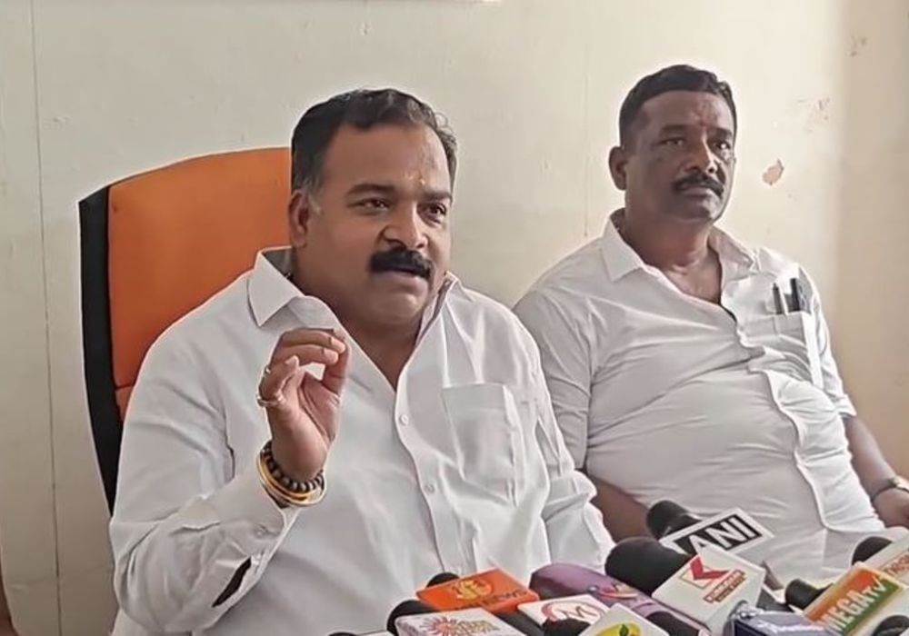 Coalition govt? one party govt? People will decide: Manickam