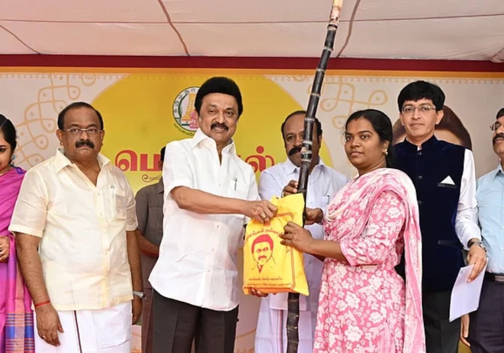 Pongal gift package: CM mk stalin launched it!