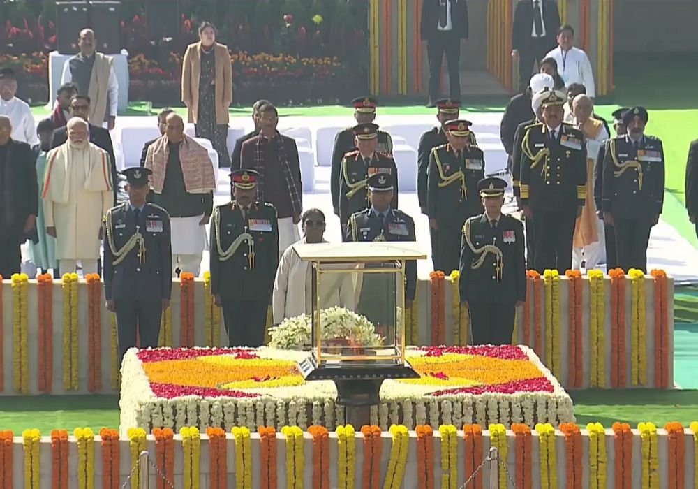 President pays respects to Mahatma Gandhi memorial.