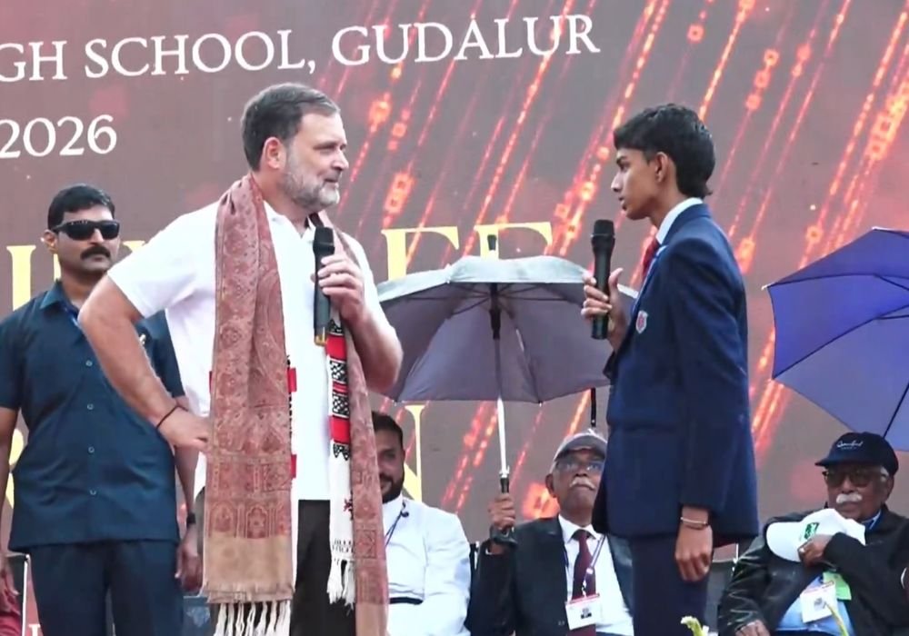 Rahul Gandhi interacted with students in the pouring rain.