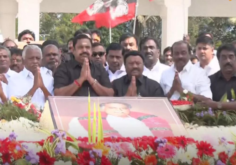 EPS paid his respects by tribute Anna memorial