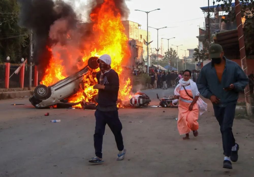 Riots again in Manipur: Internet services suspended for 5 days!